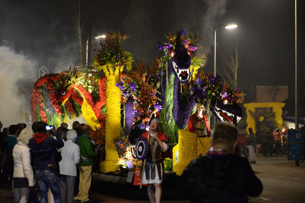 ../Images/Verlicht bloemencorso 2018 085.jpg